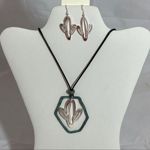 Cactus Silver Patina Necklace Earrings Set - Picture 1 of 7